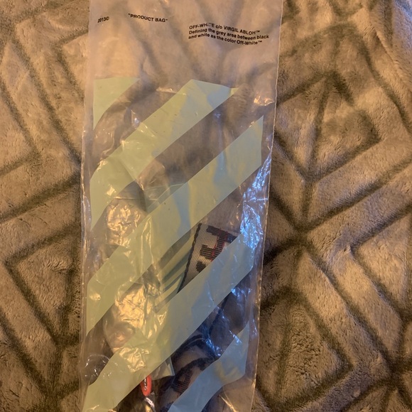 Unisex off white belt - Picture 2 of 3